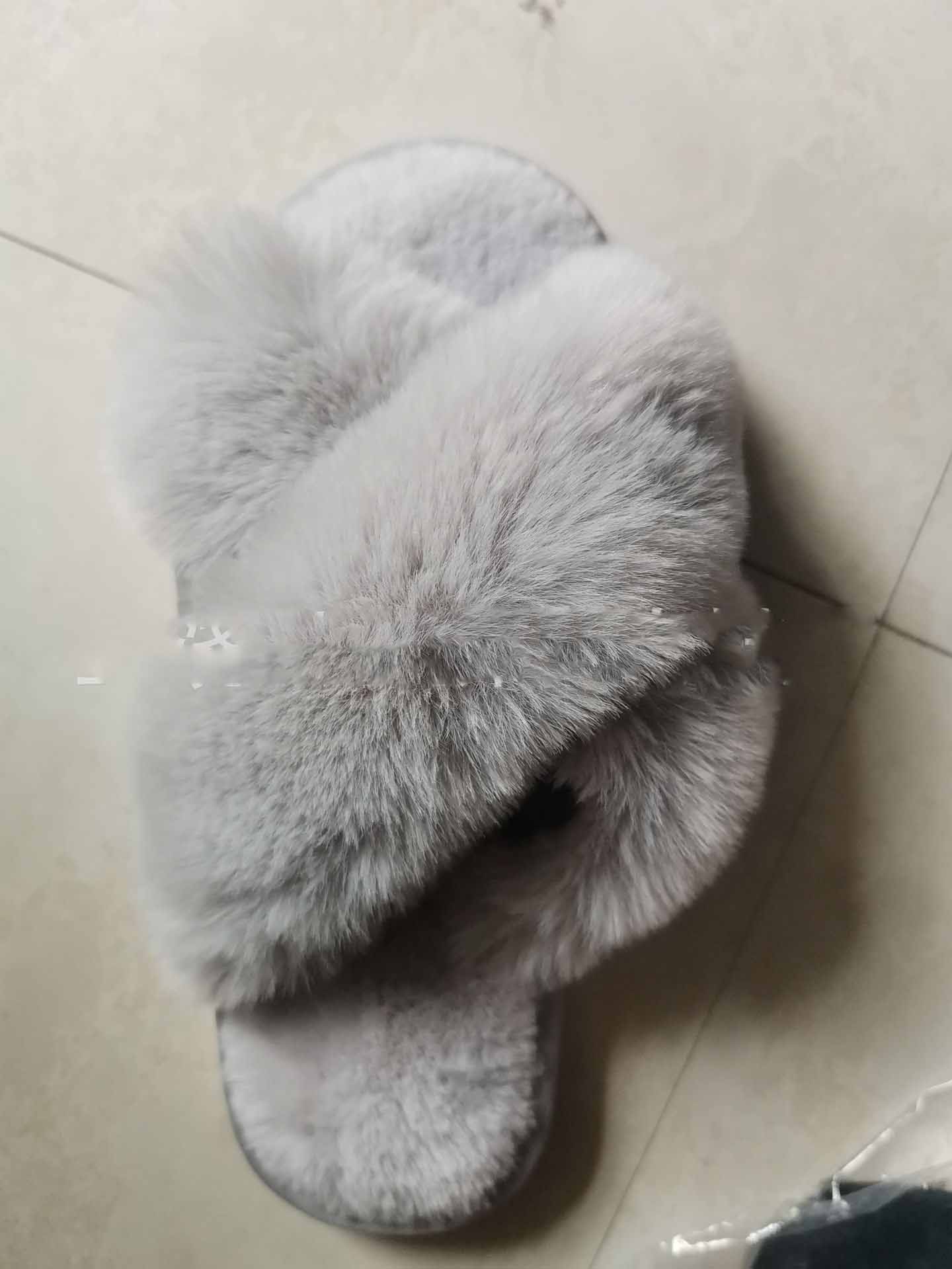 Women Fashion Warm Fluffy Slippers Cozy Faux Fur Cross Indoor Floor Slides Flat Soft Furry Ladies Female Celebrities Flip Flops